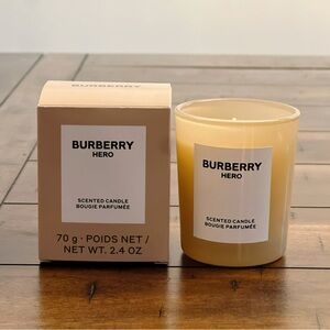 Burberry Hero Scented Candle in Cream